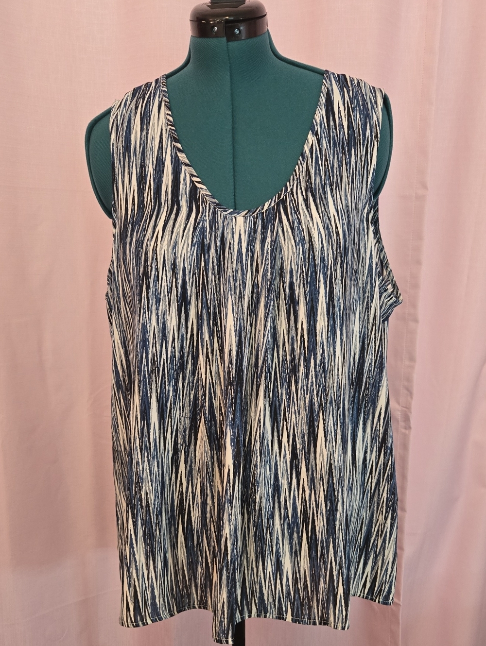 GNW Navy and White Zigzag Print Sleeveless Tank Top